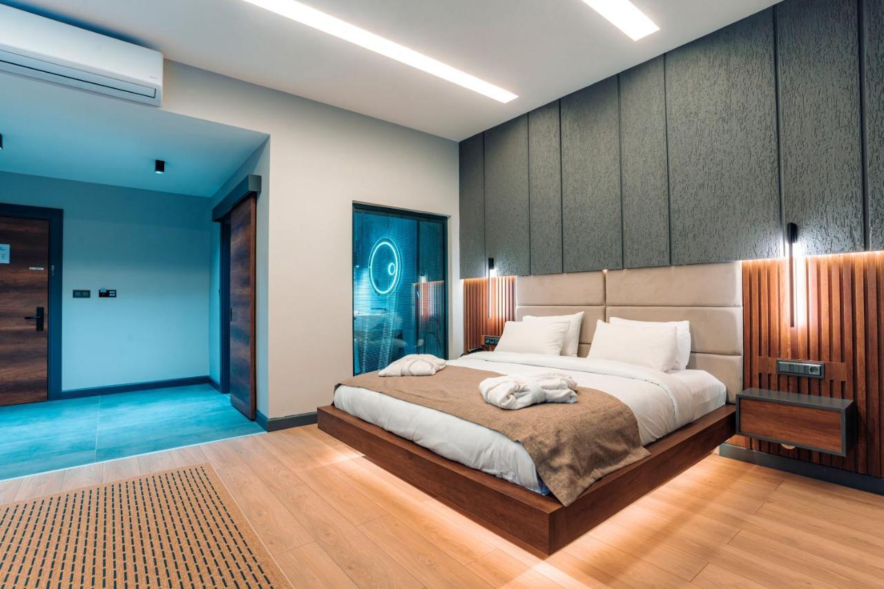 1300 m² dengan 4 kamar tidur dan 1 kamar mandi pribadi di Pusat Kota Trabzon Bagian luar foto