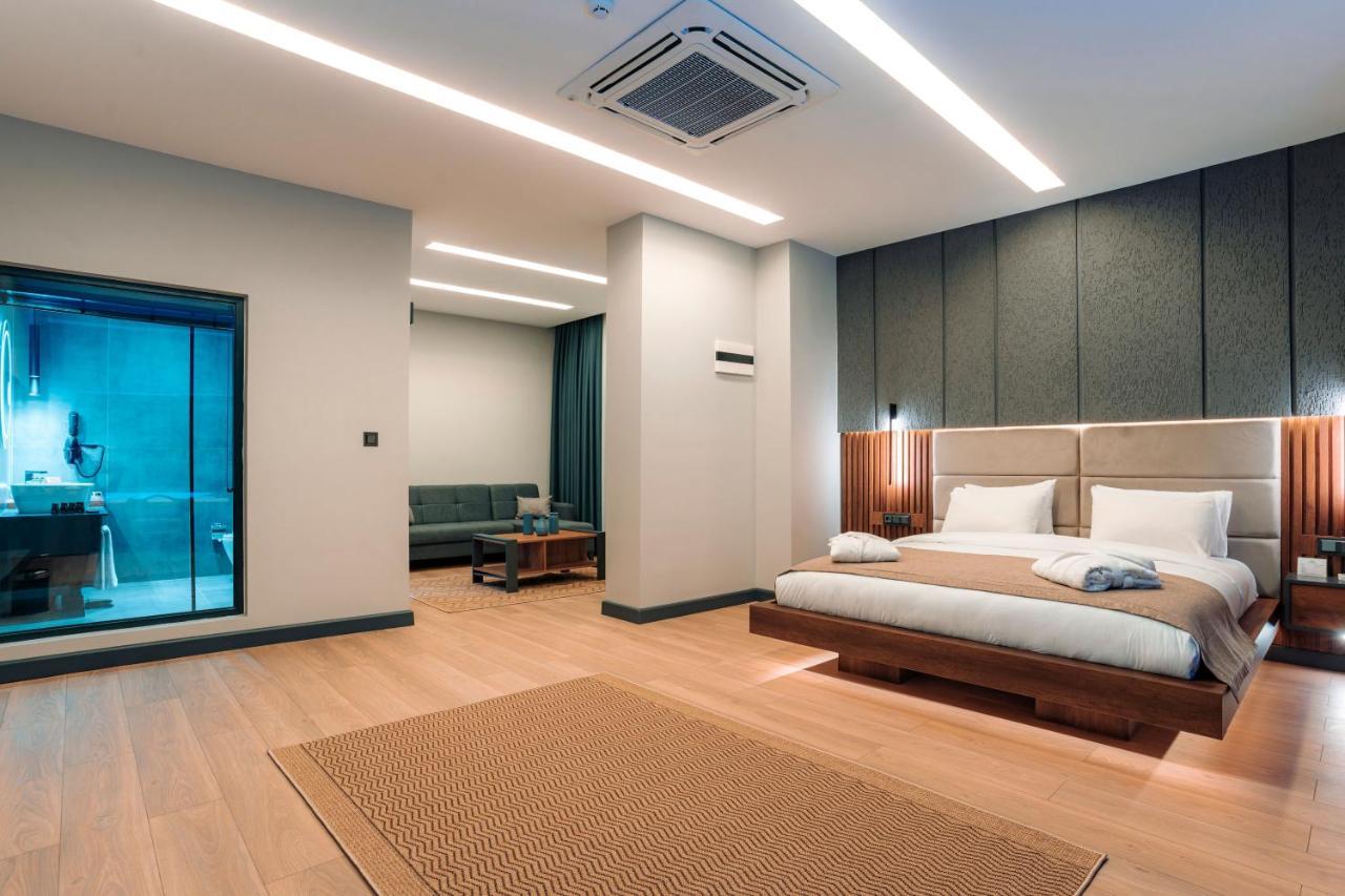 1300 m² dengan 4 kamar tidur dan 1 kamar mandi pribadi di Pusat Kota Trabzon Bagian luar foto