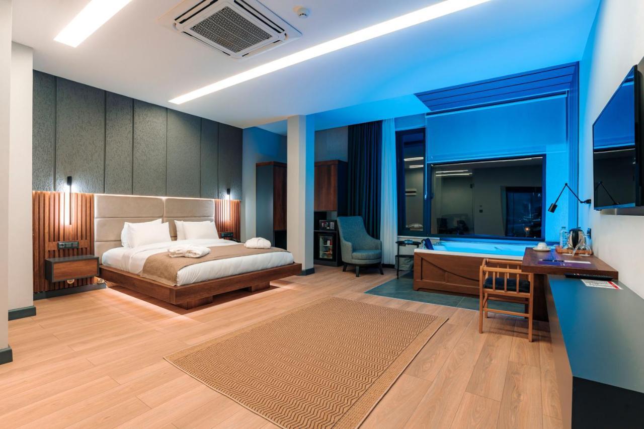 1300 m² dengan 4 kamar tidur dan 1 kamar mandi pribadi di Pusat Kota Trabzon Bagian luar foto
