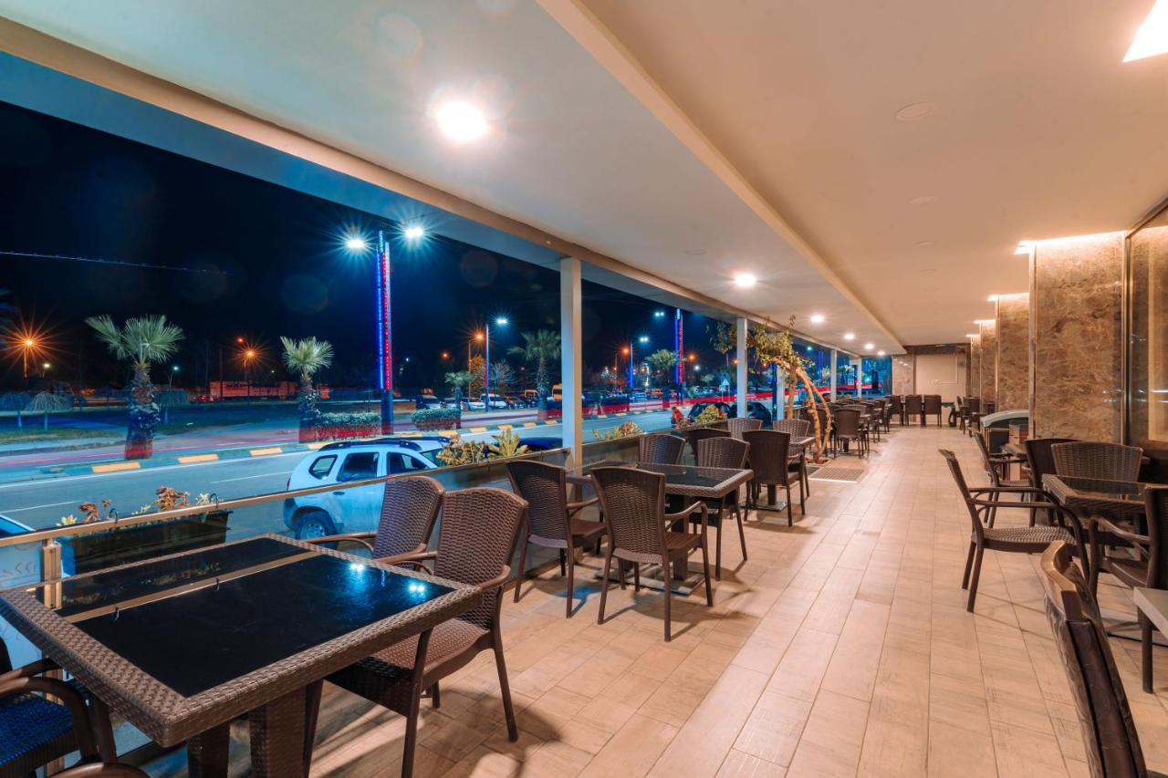 1300 m² dengan 4 kamar tidur dan 1 kamar mandi pribadi di Pusat Kota Trabzon Bagian luar foto