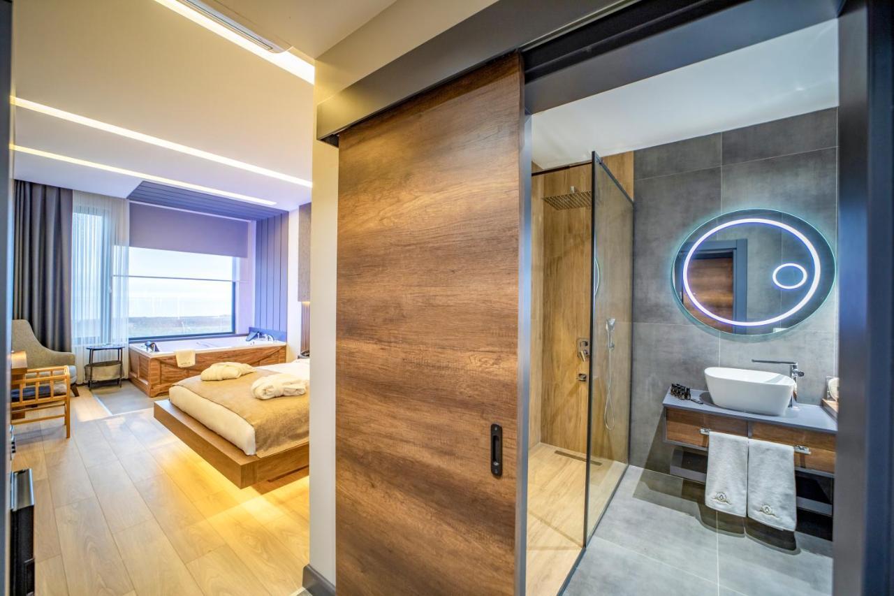 1300 m² dengan 4 kamar tidur dan 1 kamar mandi pribadi di Pusat Kota Trabzon Bagian luar foto