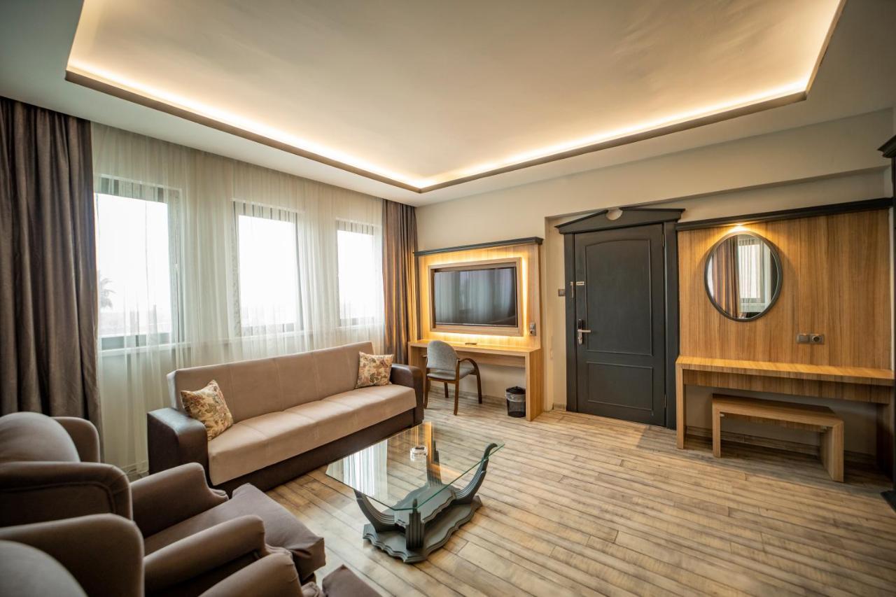 1300 m² dengan 4 kamar tidur dan 1 kamar mandi pribadi di Pusat Kota Trabzon Bagian luar foto