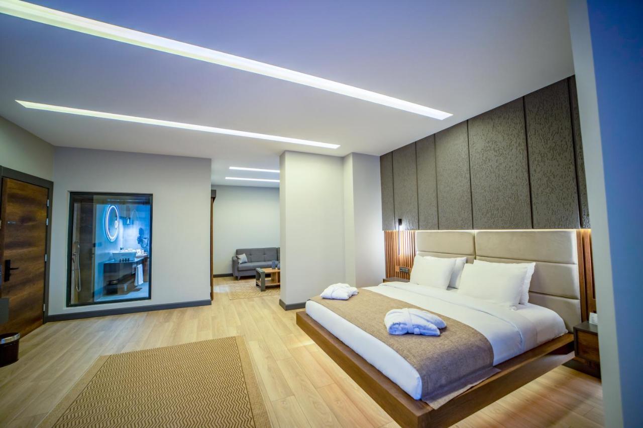 1300 m² dengan 4 kamar tidur dan 1 kamar mandi pribadi di Pusat Kota Trabzon Bagian luar foto